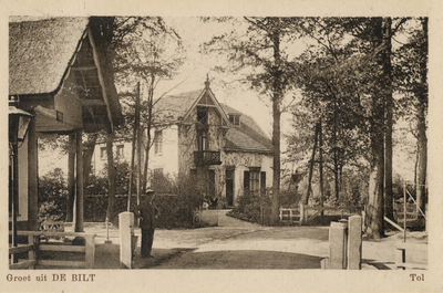 8271 Gezicht op de tol in de Soestdijkseweg te De Bilt uit het zuiden, met links de ingang van de Groenekanseweg. N.B. ...
